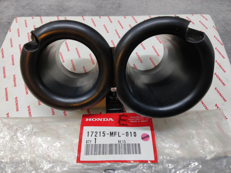 Cornets d'air coté droit de CBR1000R -RR 09-13 HONDA 17215-MFL-010