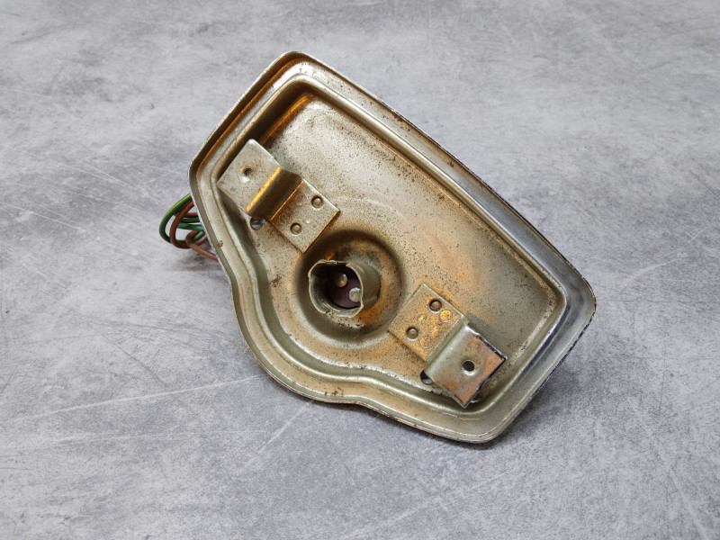 Base feu arrière occasion TBE C86 C90 CB100 K2/K3 SS50 HONDA 33703-089-003 OCC2