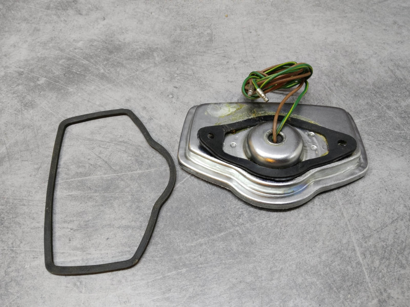 Base feu arrière occasion TBE C86 C90 CB100 K2/K3 SS50 HONDA 33703-089-003 OCC3