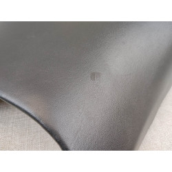 Selle HONDA CBR1000RR 2004-2005 NEUVE 77100-MEL-010 avec une trace sur le dessus