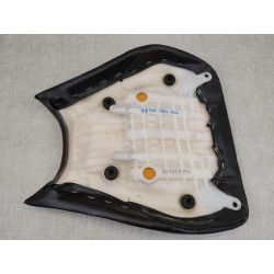 Selle HONDA CBR1000RR 2004-2005 NEUVE 77100-MEL-010 avec une trace sur le dessus