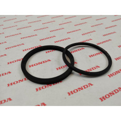 Kit 1 joint 1 cache poussière étrier arrière CB1300 big one HONDA 06451-443-405