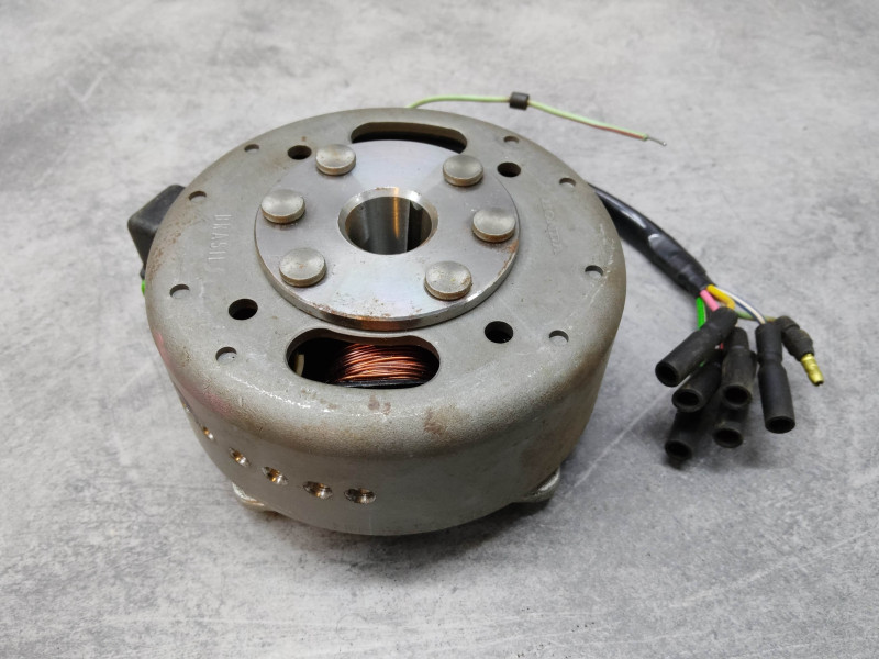 Alternateur complet XL125S 1985 HONDA 31100-441-932