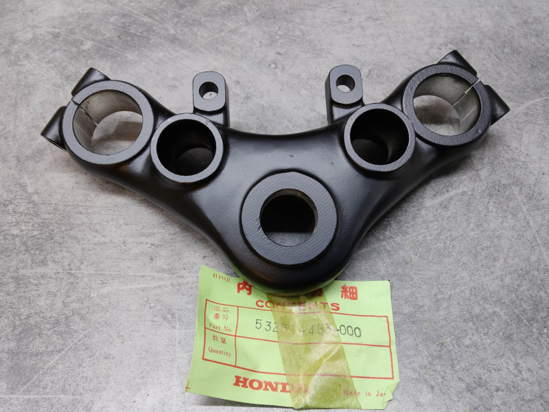 Té de fourche supérieur de CB125JX B6 CB200B HONDA 53251-453-000
