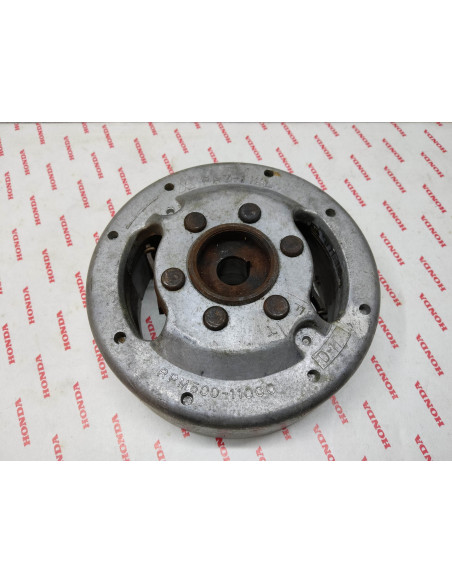 Volant magnétique NOS C50 SS50 ST50 HONDA 31121-065-XXX NOS