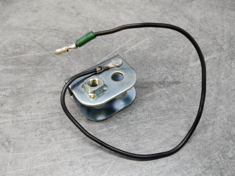 Support tige clignotant AR gauche de CM125C 82/88 CM250C HONDA 33605-471-000
