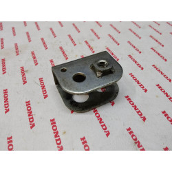 Support clignotant arrière droit CM125T 1981 HONDA 33604-424-720
