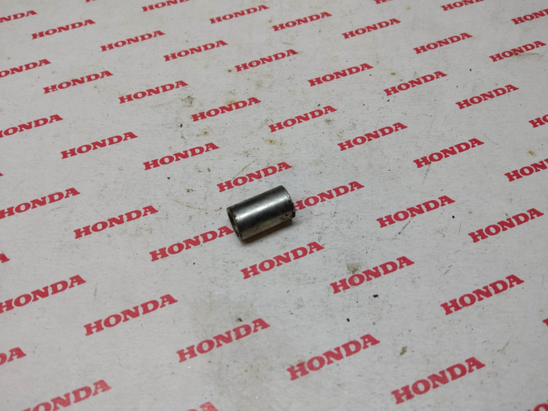 Entretoise HONDA 84706-307-000