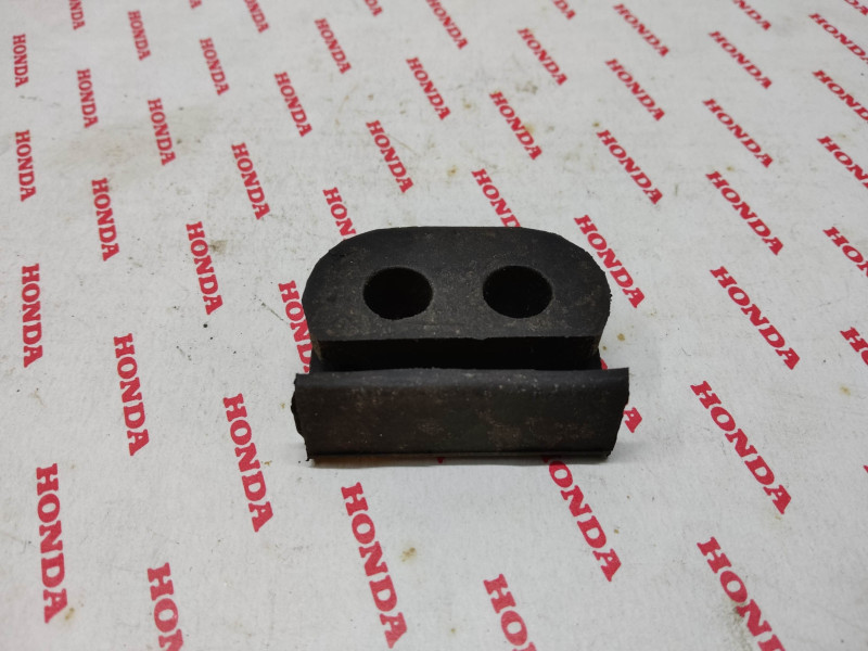 Silentbloc dans montage de clignotant occasion de CB250RSA HONDA 33606-468-000