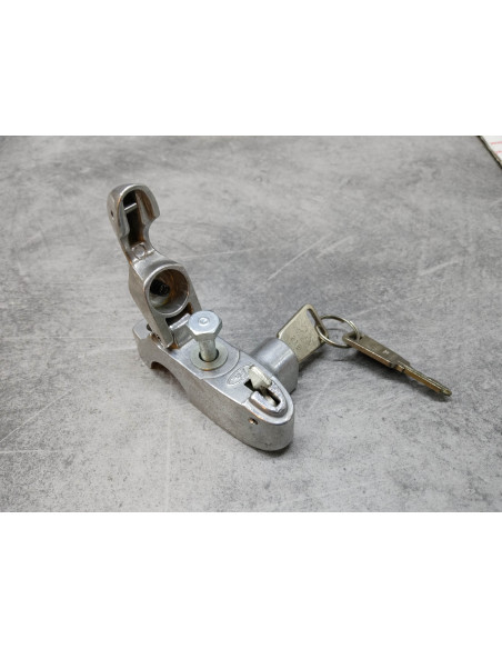 Serrure antivol casque / pontet guidon CG125/K1/B/E CD50P/K1 HONDA 50710-397-007