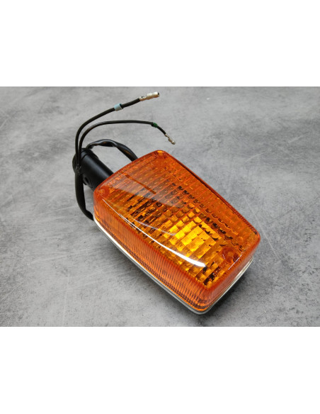 Clignotant avant droit de CB900FZ BOL D'OR HONDA 33400-438-601