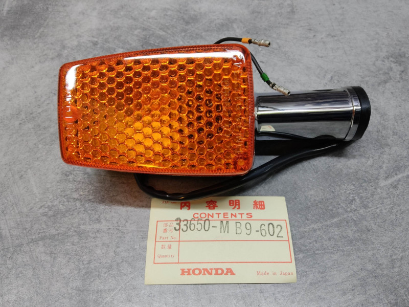 Clignotant arrière gauche GL1100 D 1982 HONDA 33650-MB9-602