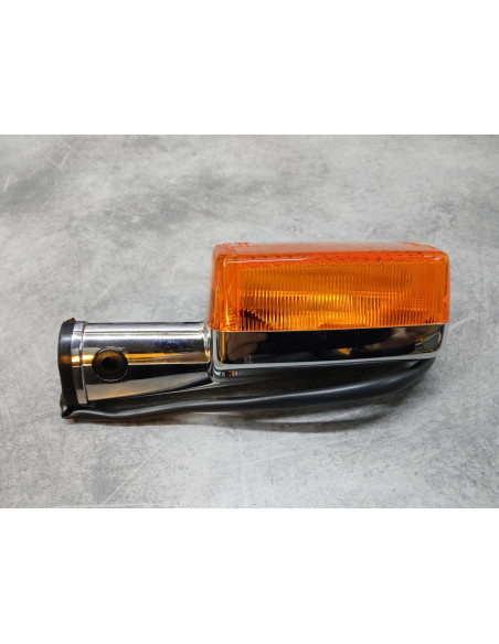 Clignotant avant droit GL1100 1982 HONDA 33400-MB9-602