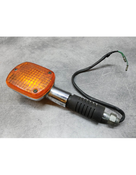 Clignotant AR droit occasion avec vis et tige VF1100C HONDA 33600-MB1-405OCC