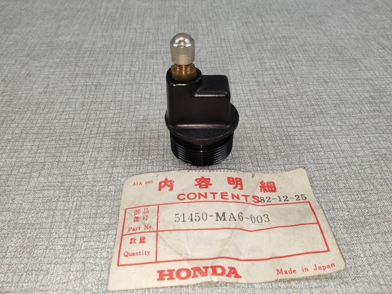 Bouchon fourche valve Honda CBX400F CBX550F – Réf. 51450-MA6-003