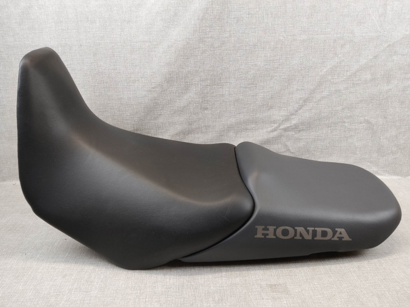 Selle biplace bicolore XL1000 VARADERO 2003/2005 neuve HONDA77200-MBT-D20