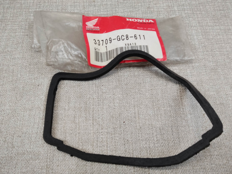Joint de cabochon de feu AR LEAD 50 NH80 SA50 HONDA 33709-GC8-611