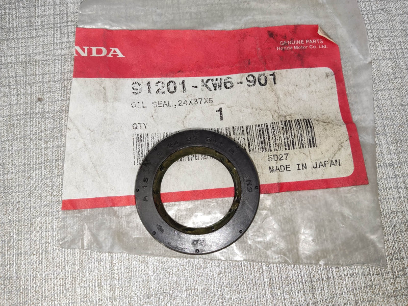 Joint SPI 24x37x5 mm CRM125 NSR125 HONDA 91201-KW6-901