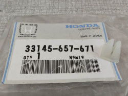 Ecrou nylon d'optique de phare de XL600V 1987-1993 HONDA 33145-657-671