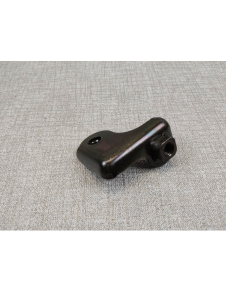 Support de fixation de flanc de carénage coté droit VFR800 HONDA 64512-MBG-000