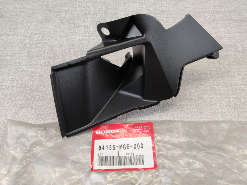 Couvercle B sup. avant droit VFR1200 F/FD 2010/11 HONDA 64155-MGE-000