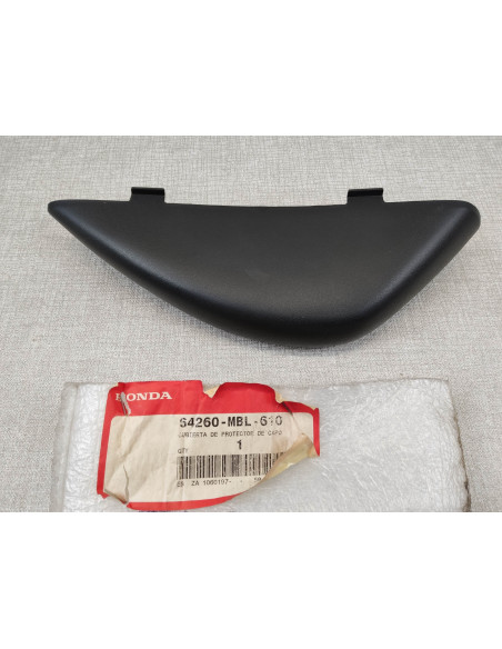 Cache protection gauche NT650V 98-05 HONDA 64260-MBL-610