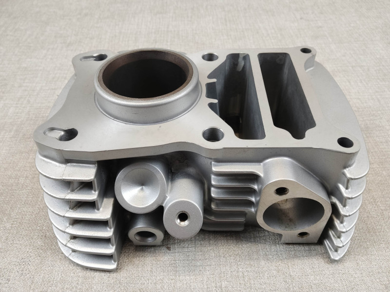 Cylindre arrière neuf XL125V VARADERO 2007/2011 HONDA 12120-KPC-D50