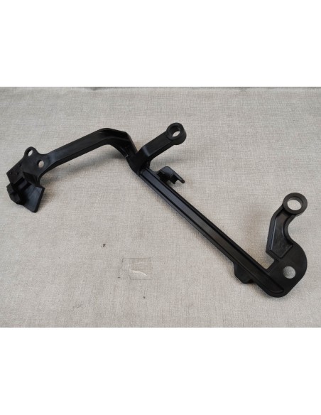 Support sacoche coté gauche de ST1100 1990-2000 neuf origine HONDA 84350-MT3-000
