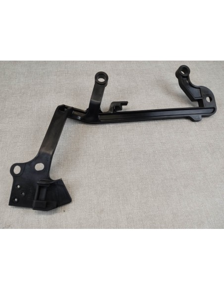 Support sacoche coté gauche de ST1100 1990-2000 neuf origine HONDA 84350-MT3-000
