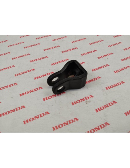 piece de jonction maitre cylindre / pédale CB750 Sevenfifty HONDA 46504-MAH-671