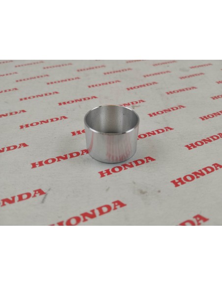 Bague passe eau 18mm CRF450 R 2002/2009 HONDA 11102-MEB-670