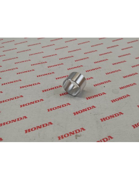 Bague passe eau 18mm CRF450 R 2002/2009 HONDA 11102-MEB-670