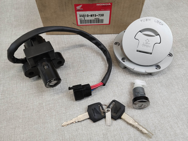 Kit clé / neiman / barillet / trappe à essence CB500 1997/99 HONDA 35010-MY5-730