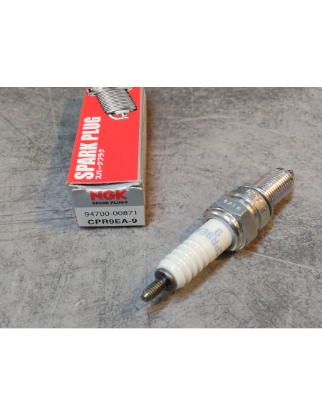 BOUGIE YAMAHA CPR9EA-9 MT09 vP125 94700-00871