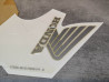 Décor autocollant de réservoir coté droit CB500 00-02 HONDA 17526-MY5-H20ZA