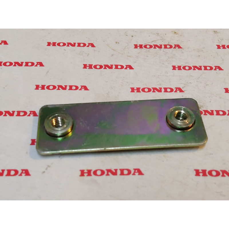 Plaque réglage sous caoutchouc repose pied DEAUVILLE NT650V HONDA 50619-MBL-610