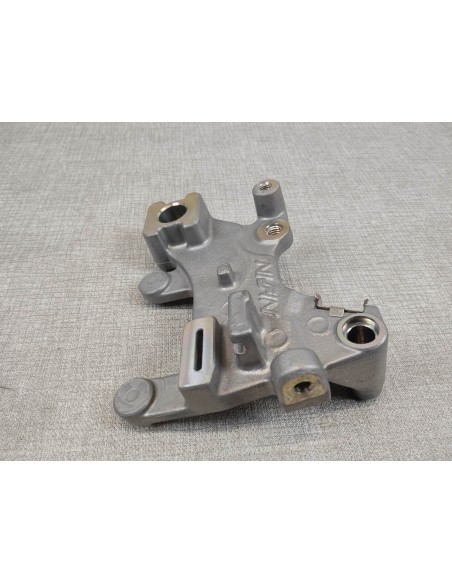 Support d'étrier arrière CR80 R 1992/2001 neuf origine HONDA 43110-GS2-601