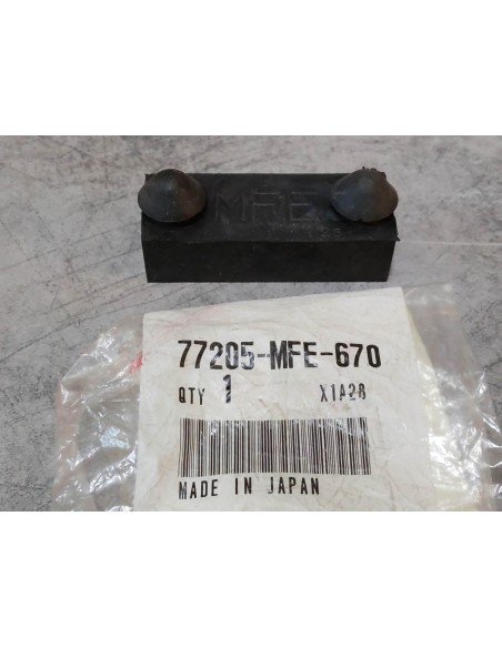 Silentbloc de selle CBF600 CBF1000 VT750 HONDA 77205-MEE-670