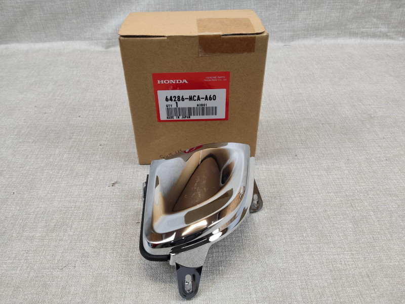 Cache latéral de phare droit GL1800 GOLDWING 2006/2010 HONDA 64286-MCA-A60 neuf