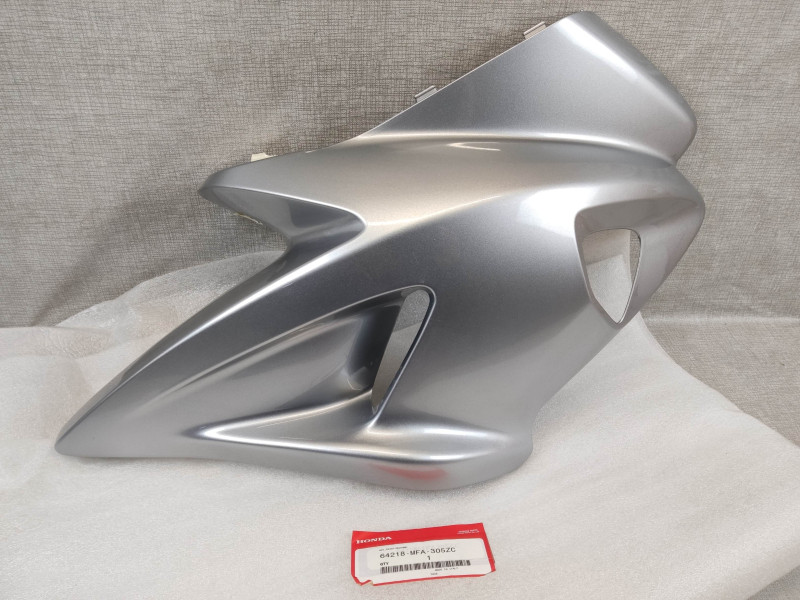 Auvent gris avant droit CBF1000 2006 *NHA48* 64218-MFA-305ZC