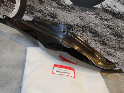 Pièce dosseret ar gauche HONDA CBF1000F 77325-MGJ-D80ZA