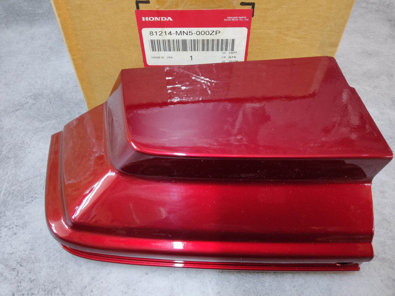 Cache sacoche inferieur GL1500 HONDA 81214-MN5-000ZP