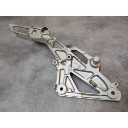 Platine repose pied coté DROIT HONDA CB600F 50650-MFG-D01ZB