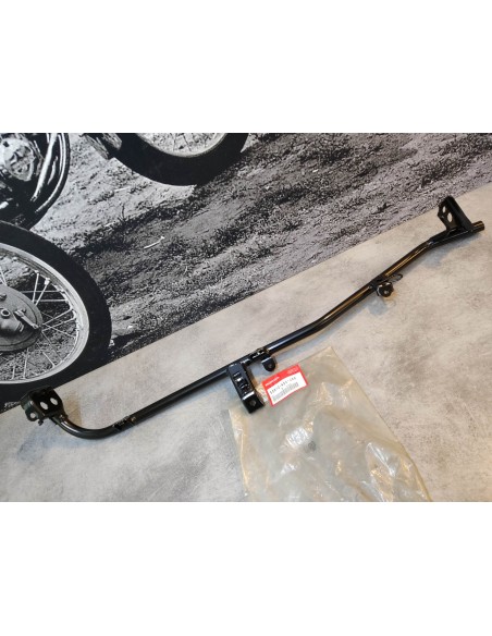 Barre repose pieds coté droit NSS250 A/A1/C/EX/X FORZA HONDA 50610-KSV-J00