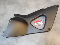 Cache latéral droit XL1000V VARADERO 99-05 HONDA 83510-MBT-610