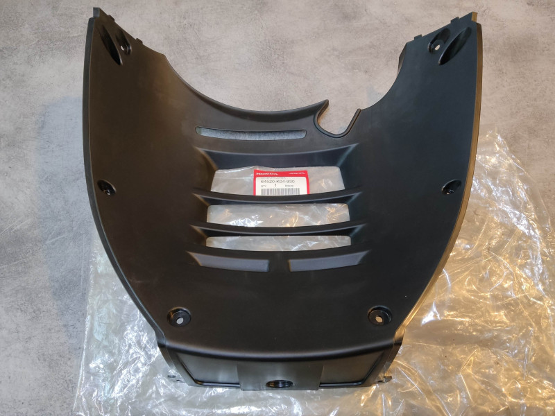 Couvercle inférieur avant NSS300 A 2013 HONDA 64520-K04-930