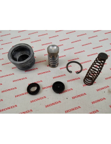 Kit réparation de maitre cylindre AR GL1100 83 HONDA 43520-MB9-781