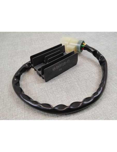 Régulateur rectifieur HONDA CLR125 CITYFLY 1998 31600-KFT-620 neuf origine HONDA