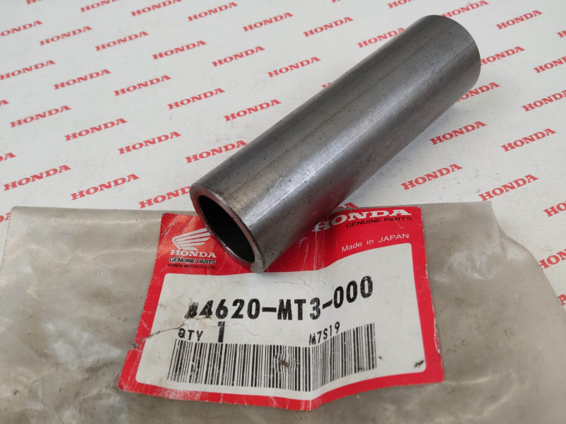 entretoise de roue divers modeles HONDA 44620-MT3-000 VT1100 VF750...