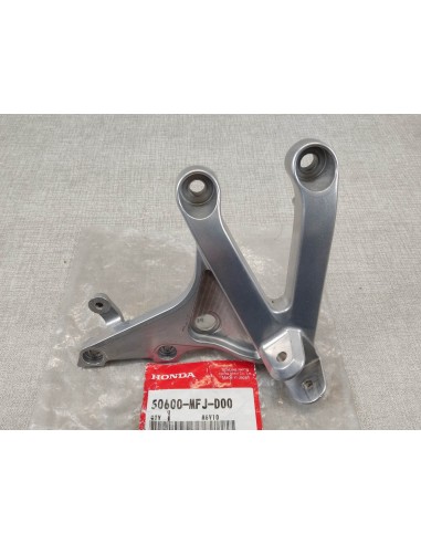 Support de repose pieds AV droit CBR600 RR 2007/2012 HONDA 50600-MFJ-D00